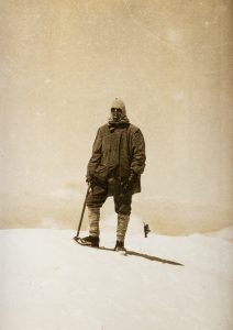 [MOUNTAINEERING] The International Himalayan Expedition (aka "The Times" Kanchenjunga Expedition), 1930 : a substantial archive of official photographs.