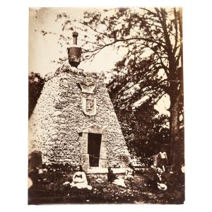 [TAHITI] Tomb of Queen Pomare IV at 'Outu'ai'ai point, Arue.